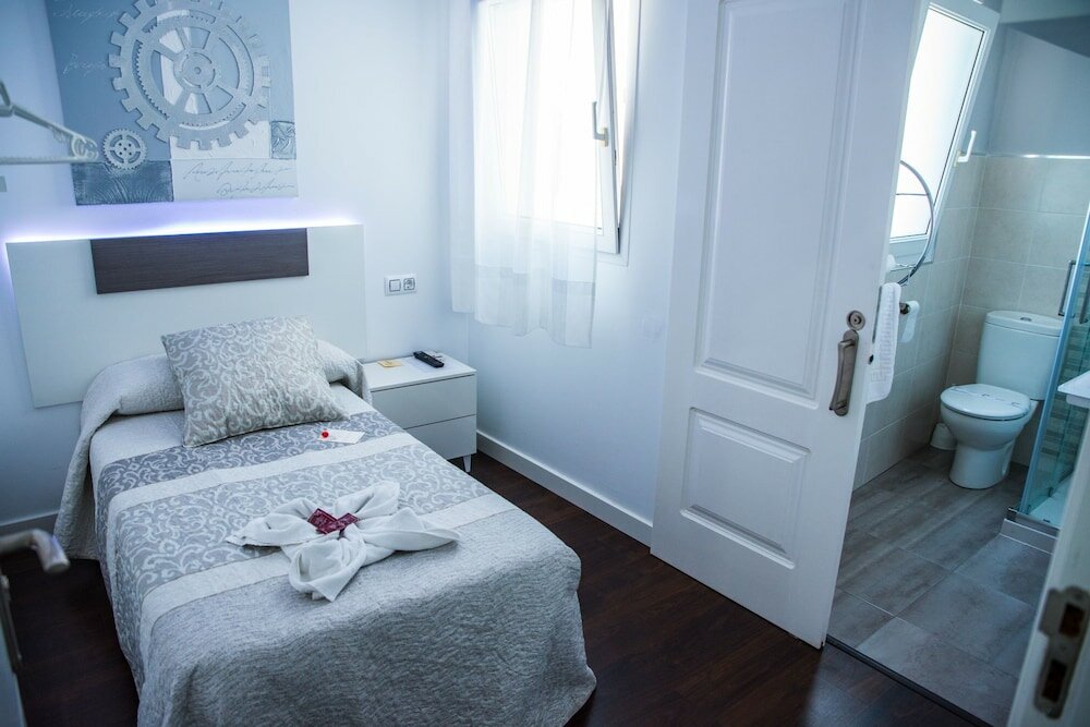 Фото Hostal Goyesco Plaza