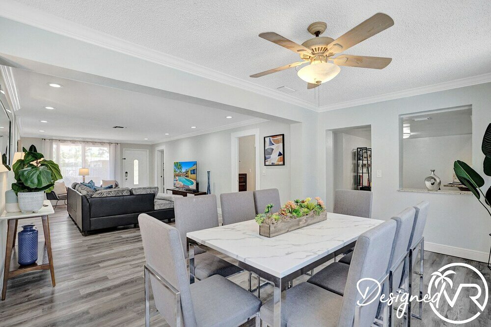 Фото Beautiful 4 Br with Private Heated Pool