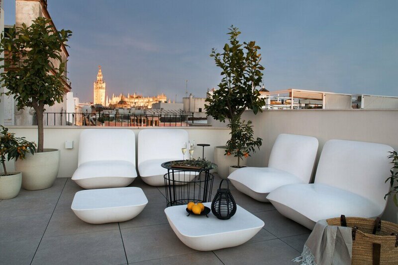 Гостиница Mylu Suites by Puerta Catedral в Севилье