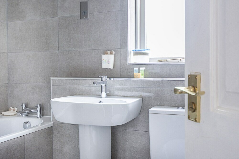 Фото Modern 2 Bedroom Lewisham Apartment