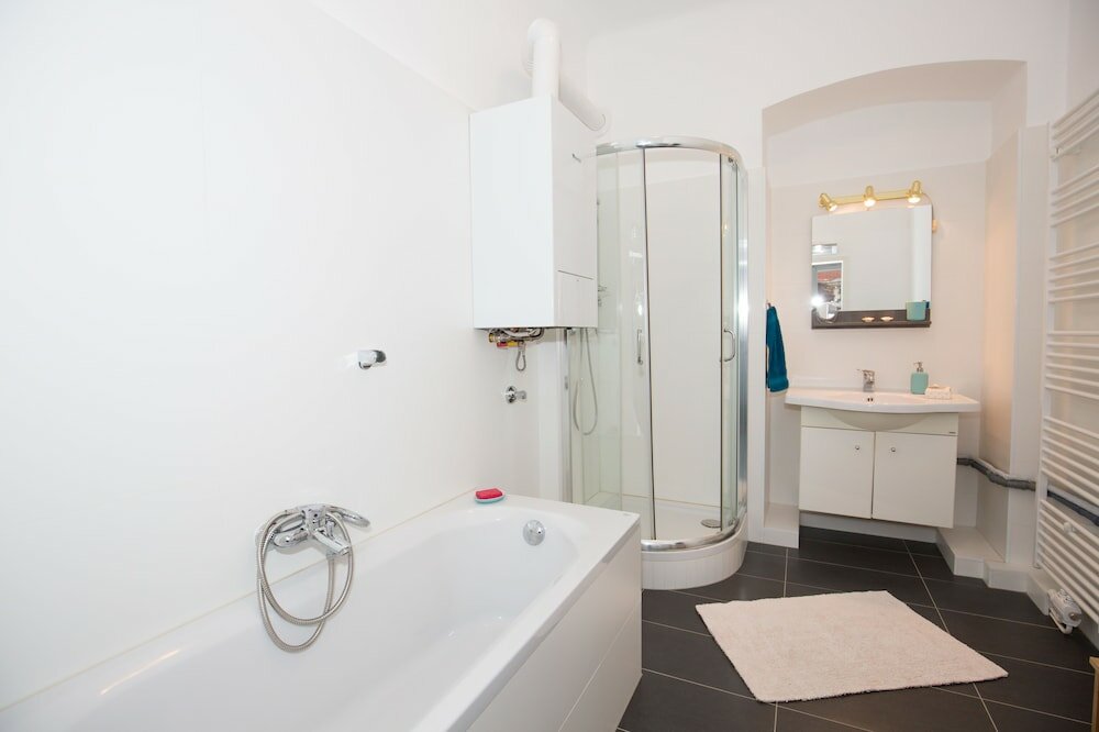 Фото Marthas Veranda Apartment