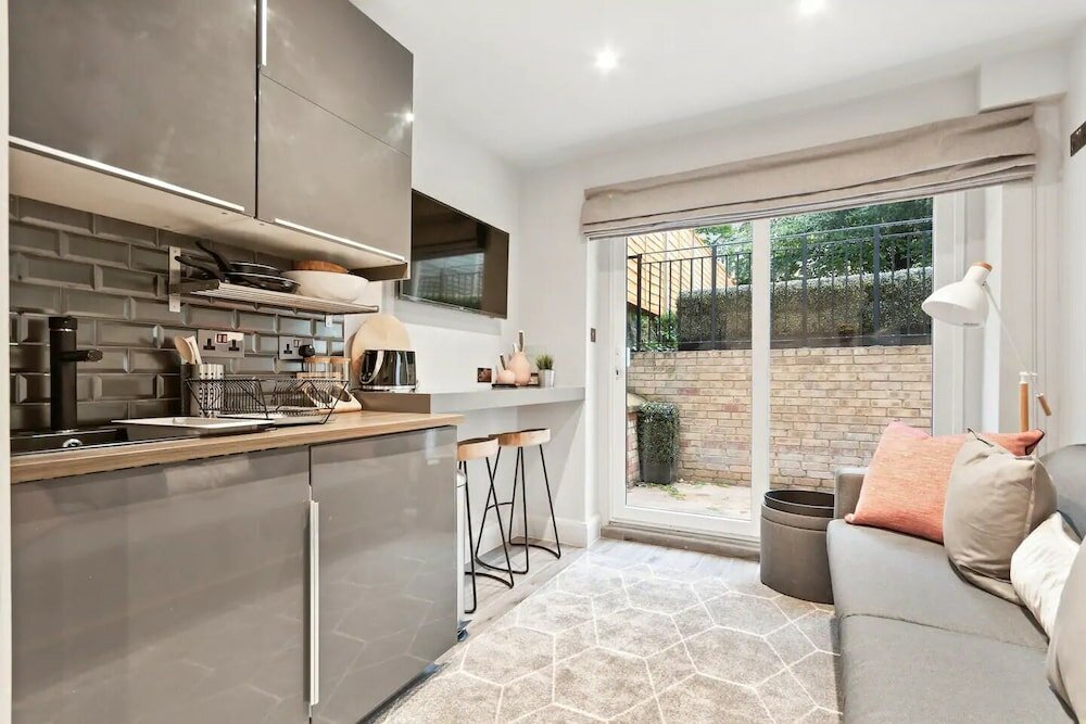 Фото 73 Oakley Square