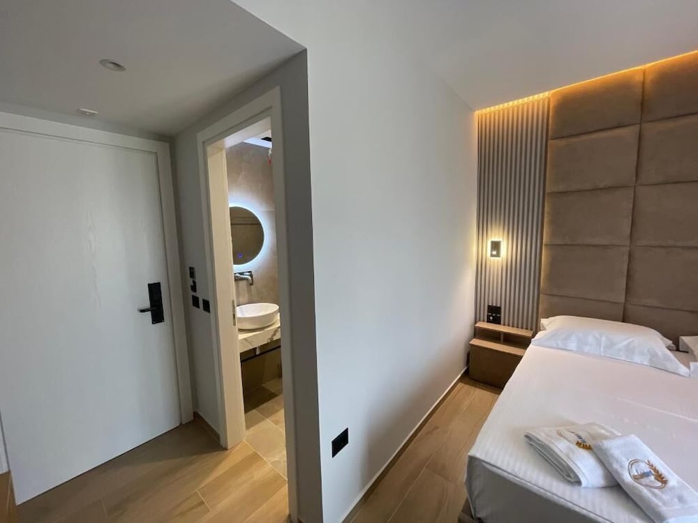 Фото Absolute Hotel