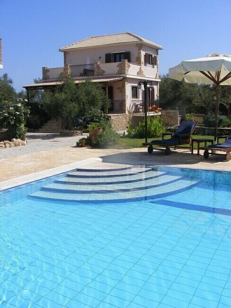 Фото Olive Tree Villas