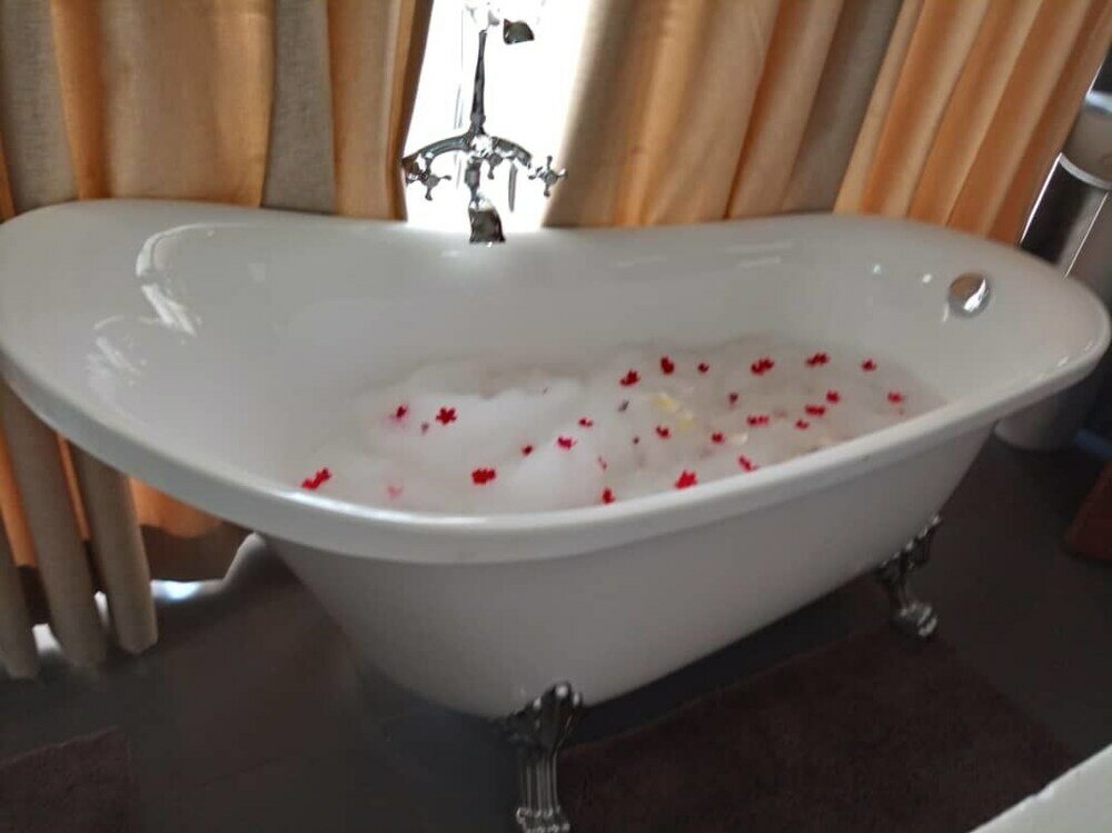 Фото Kaazi LakeFront Villas