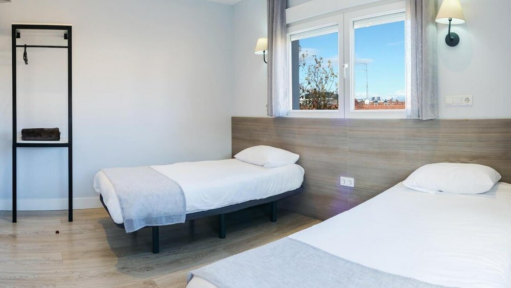 Фото Hostal Golden Alcalá