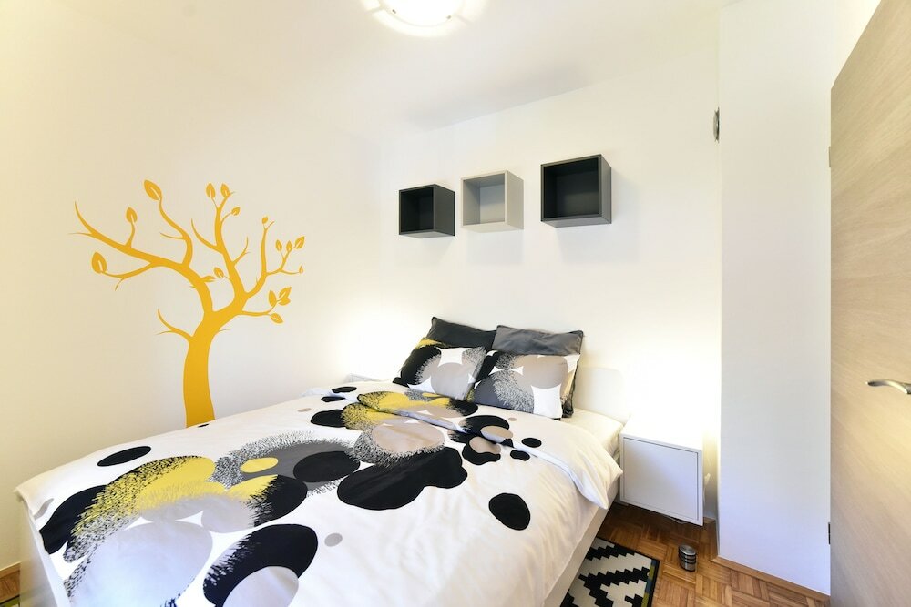 Фото Apartment Place4U