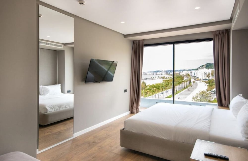 Фото Yacht Hotel