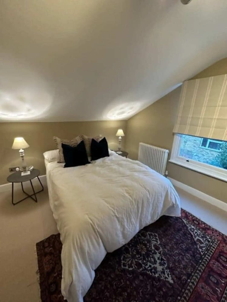 Фото Tranquil & Family-friendly 3bd Home, Clapham!