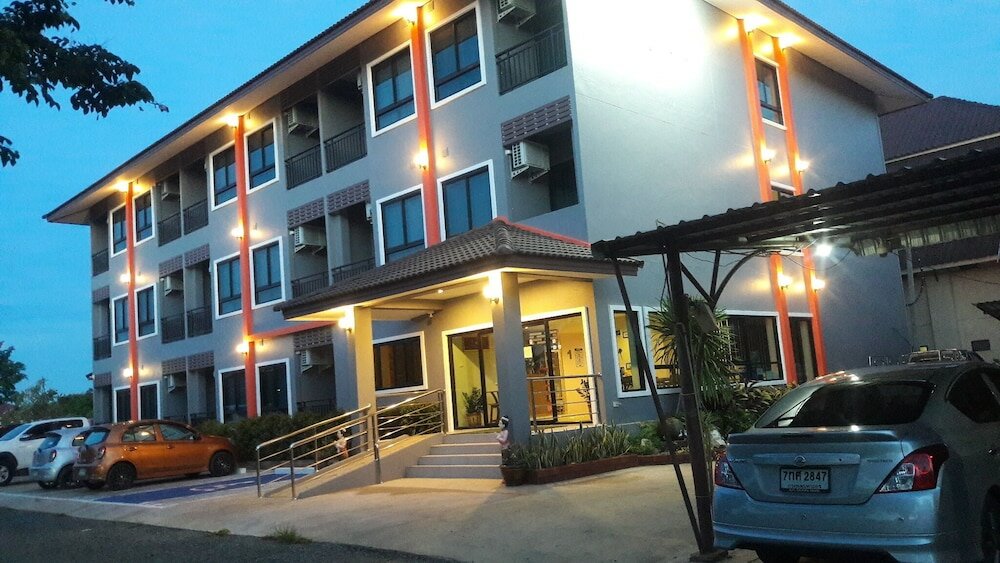 Фото отеля 1