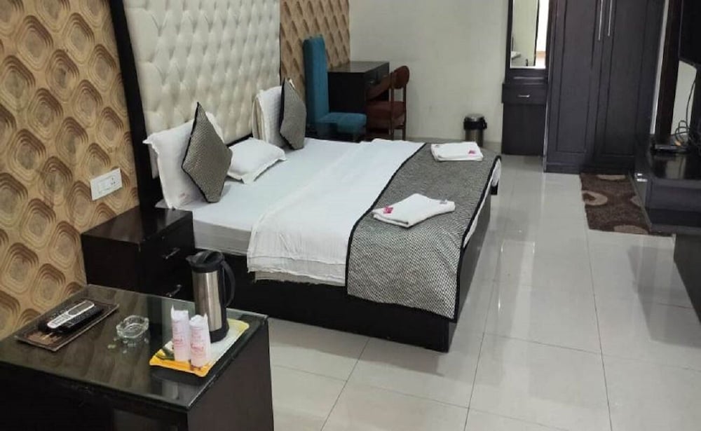 Фото Hotel Mandakini Lush