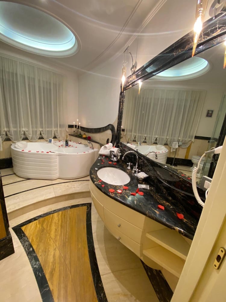 Фото Simon's Guest House