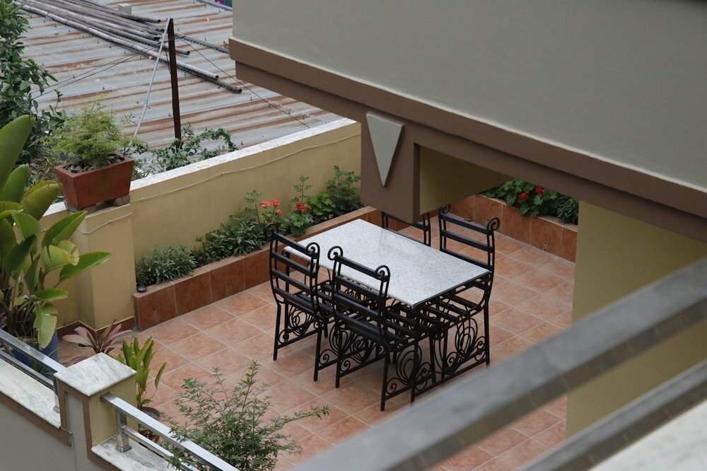 Фото Himalayan Hotel and Service Apartments