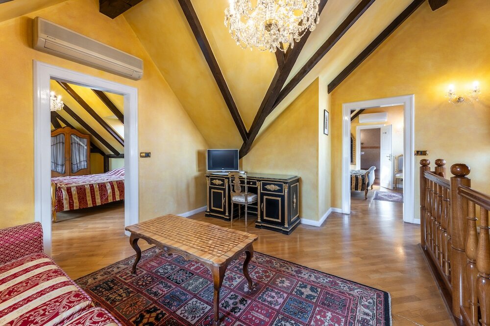 Фото Nosticova Apartments