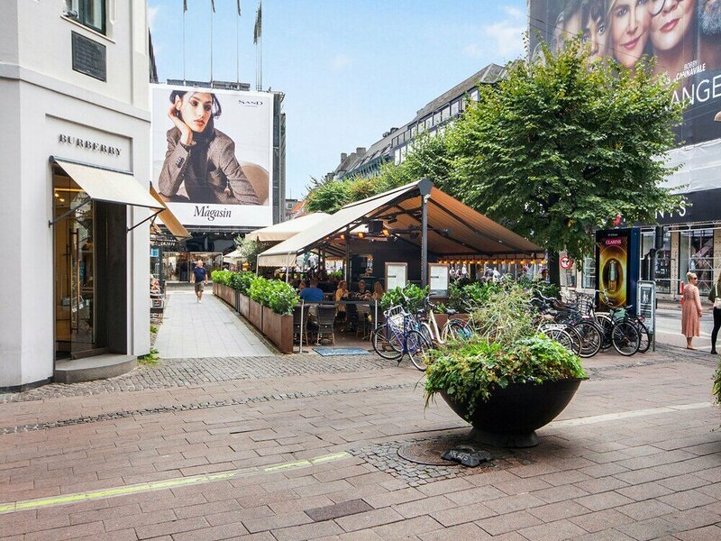 Гостиница Sanders Regent - Cute 1-bdr Apt Next to Magasin