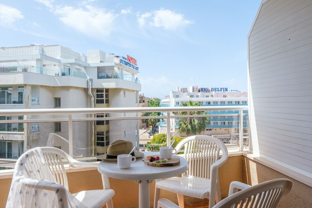 Фото Apartamentos California