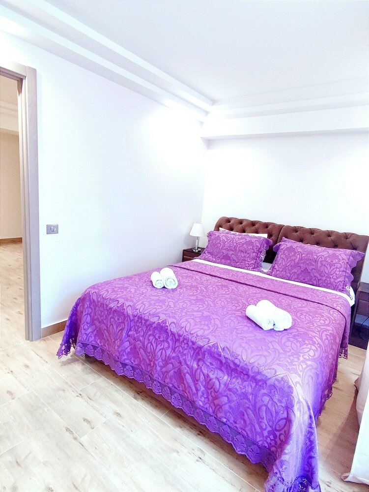 Фото 2Br&Living Center City Chisinau