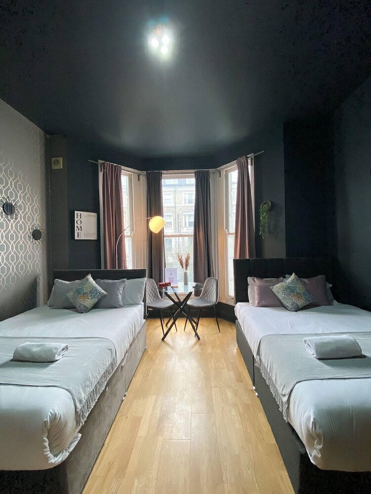 Фото Holland Road Stays