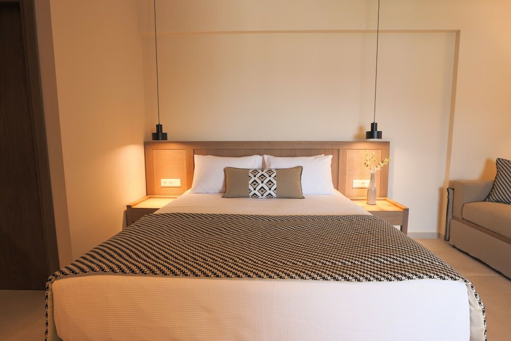 Фото Elivia Boutique Suites