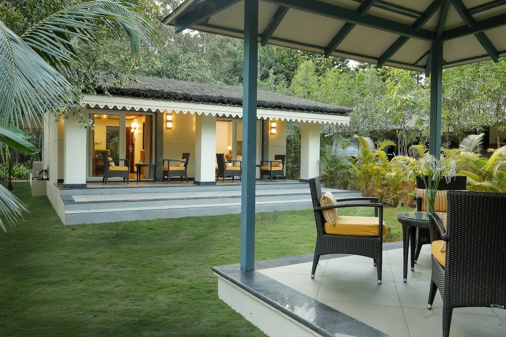 Фото Whistling Woodzs Resort