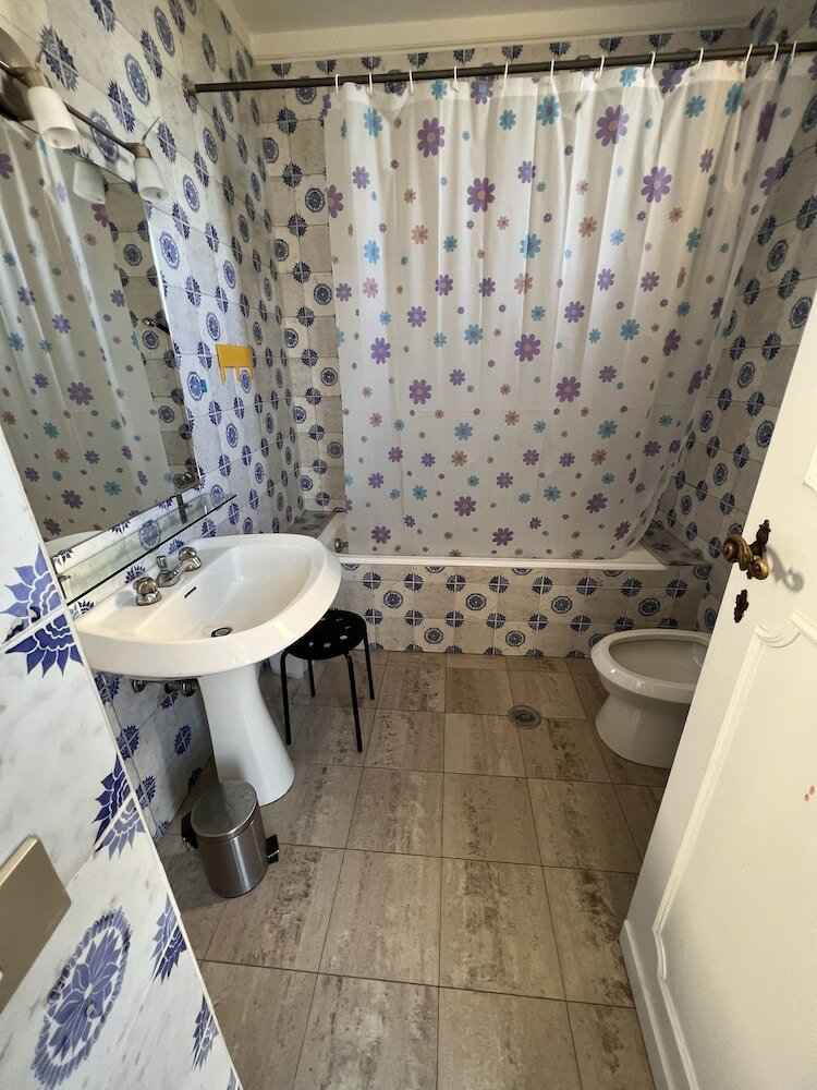 Фото The Cardinal