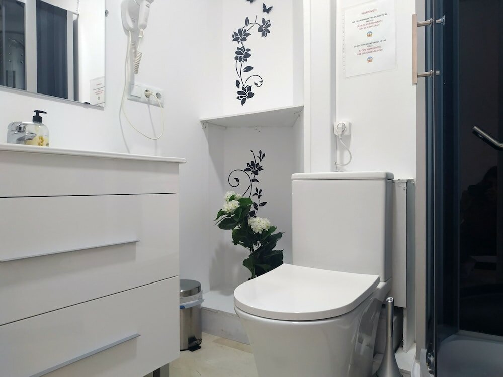 Фото Flats Friends Plaza de la Reina