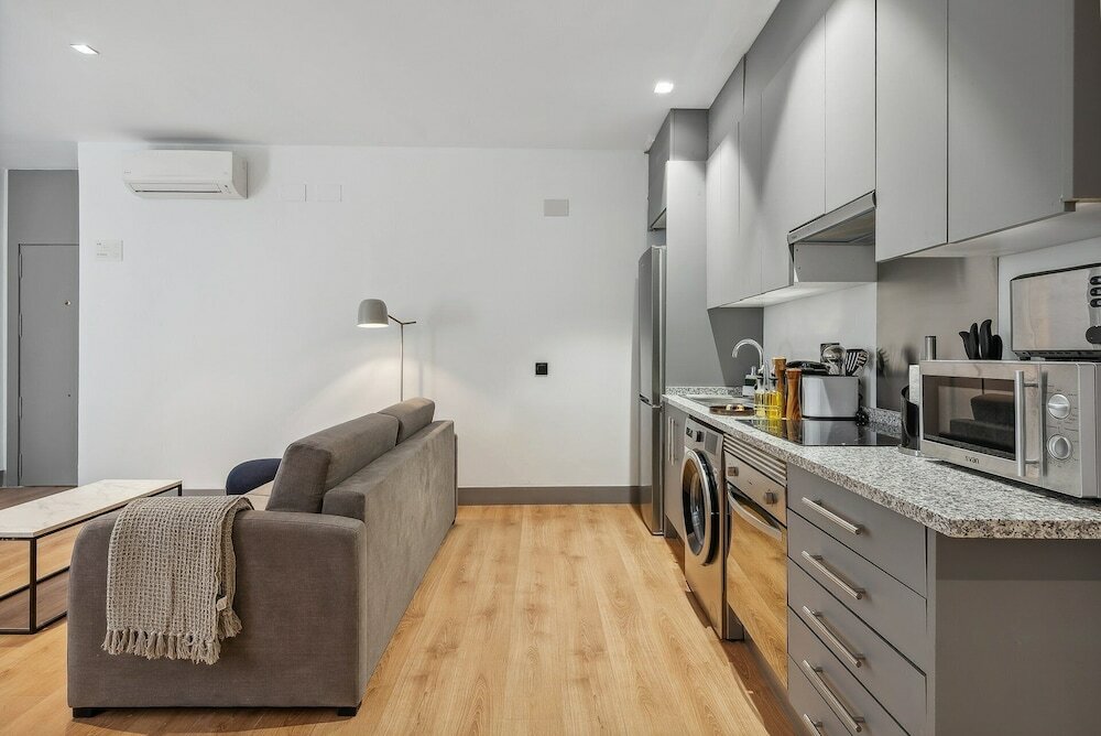 Фото Limehome Madrid Calle de Santa Ana