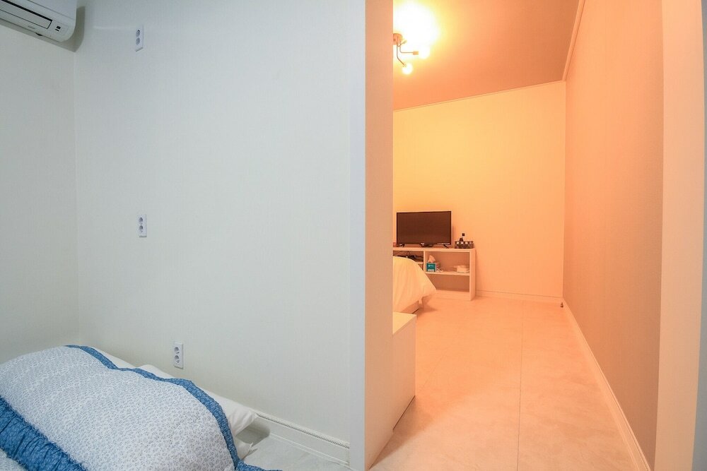 Фото Yeosu Party Motel and Guest House