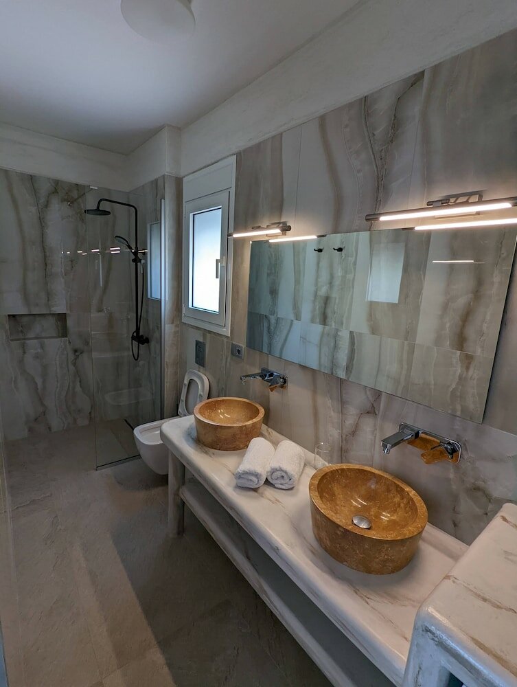 Фото Natura Luxury Suites Parga