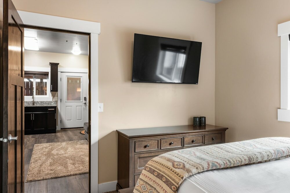 Фото The Yellowstone Hideaway Unit C