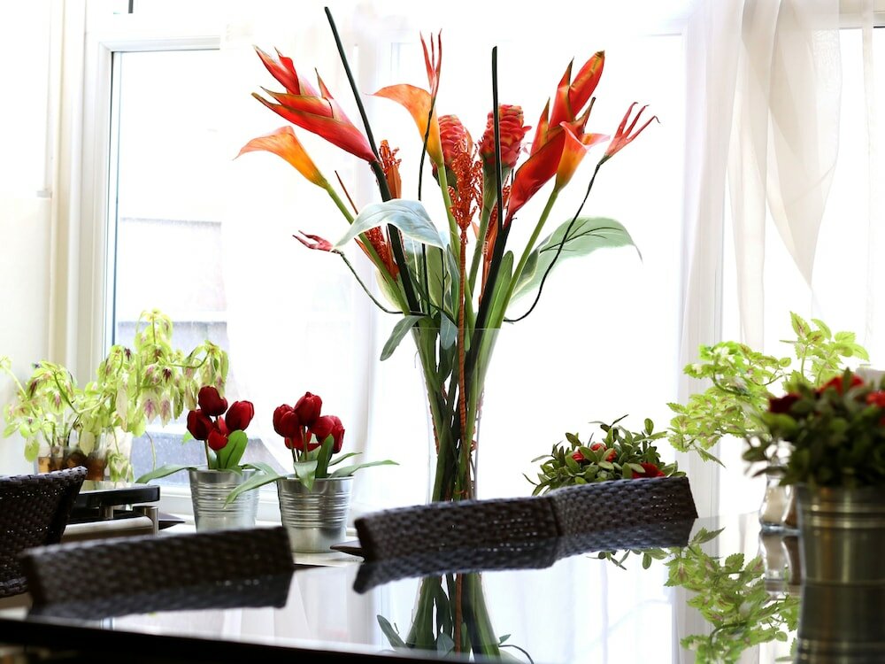 Фото Huttons Hotel