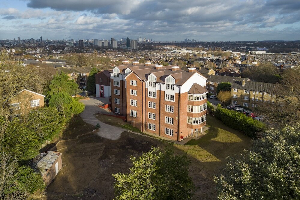 Фото Stylish Studios Southfields Station