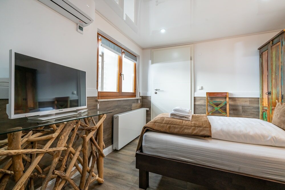 Фото Landgasthaus Kreuz Michelbach