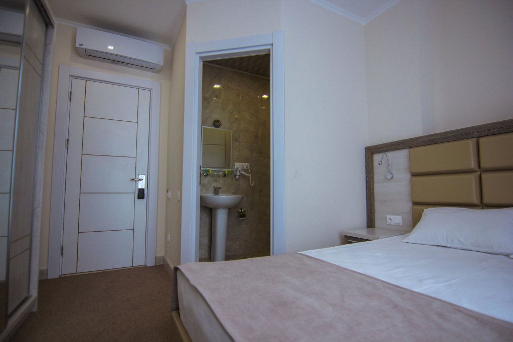 Фото Hotel Green Glass