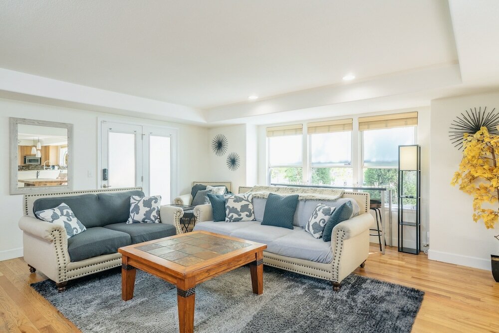 Фото 3204 Curtis Street