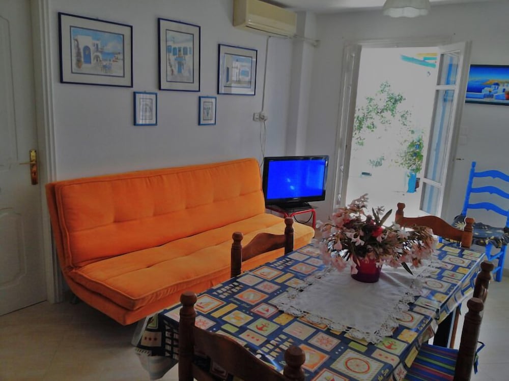 Фото Bouganville Apartments