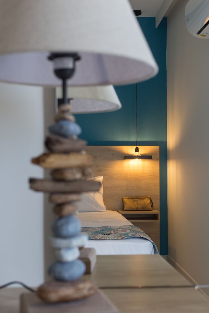 Фото Mythic Summer Hotel