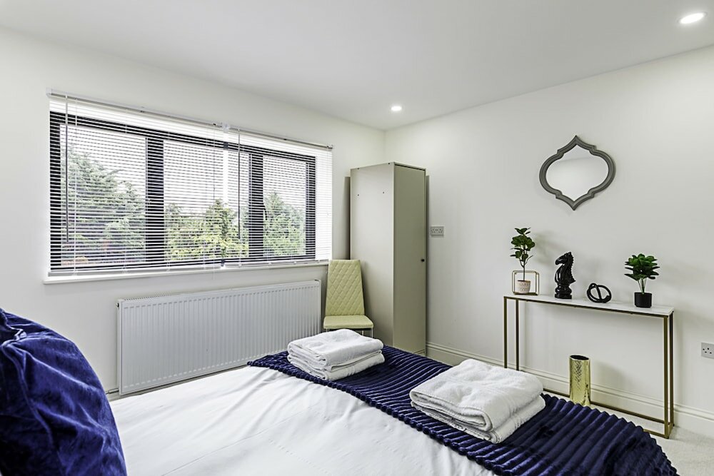 Фото Spacious and Beautiful Apartment In Hanwell