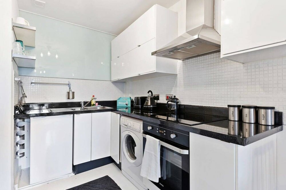 Фото Modern 2 Bedroom Apartment in Hoxton
