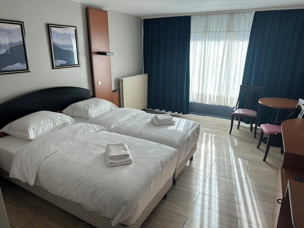 Фото Hotel Europacity