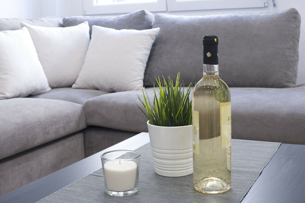 Фото B Koukaki A Modern Studio