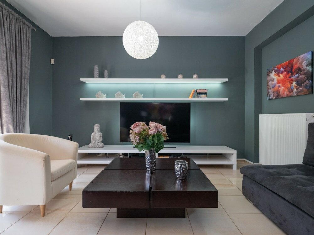 Фото Grey House by Checkin