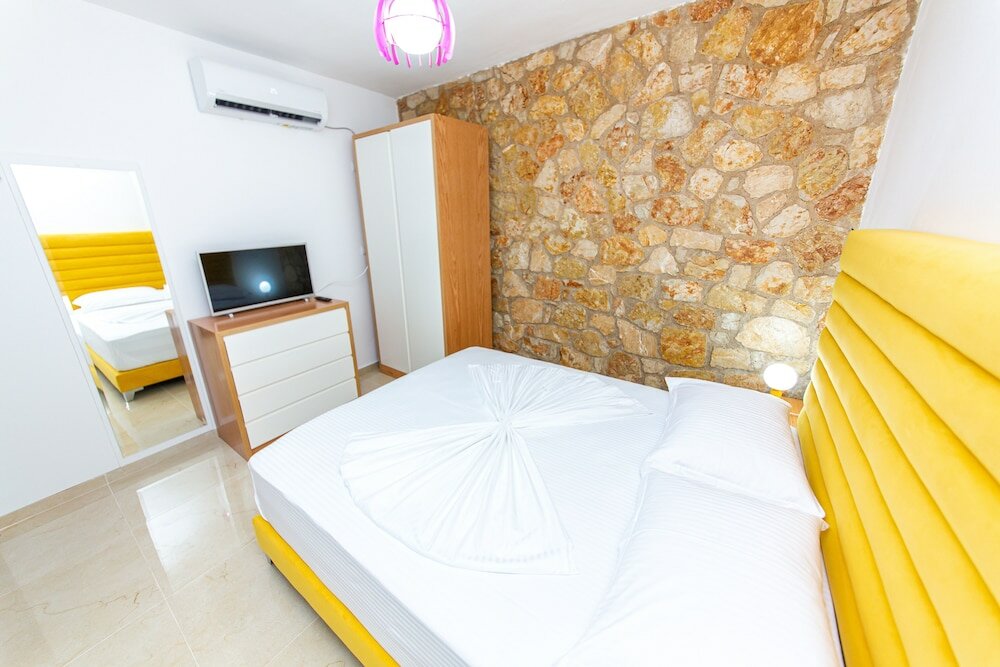 Фото Santa Oliva Suites