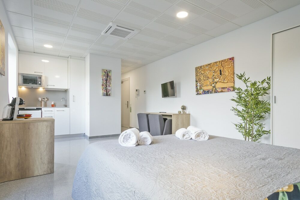 Фото Les Begues Apartments