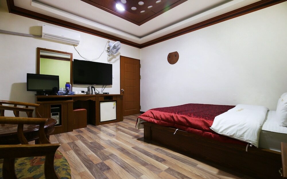 Фото Nonsan Titanic Motel