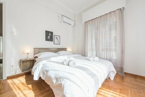 Гостиница Bright 2 Bdrm apt in the Heart of Athens в Афинах