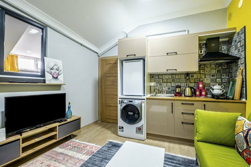 Апартаменты Centrally Located Flat With Balcony in Uskudar в Ускюдаре