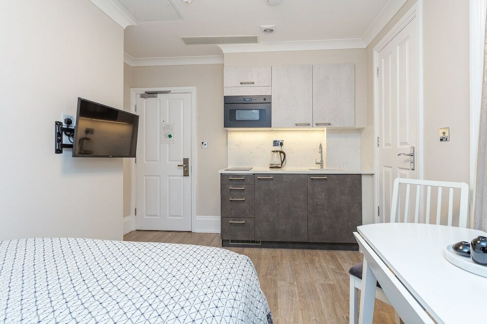 Фото Courtfield Apartments