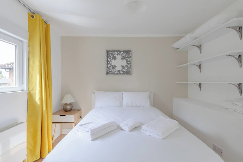 Фото Chic & Contemporary 3bd Flat - Barnes!