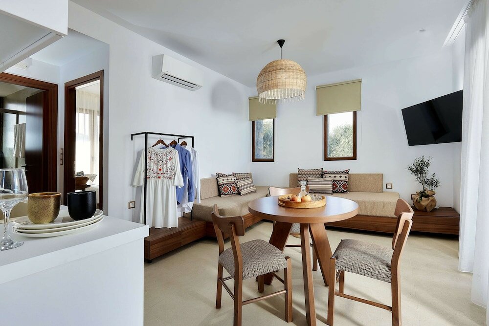 Фото Volta Suites and Villas